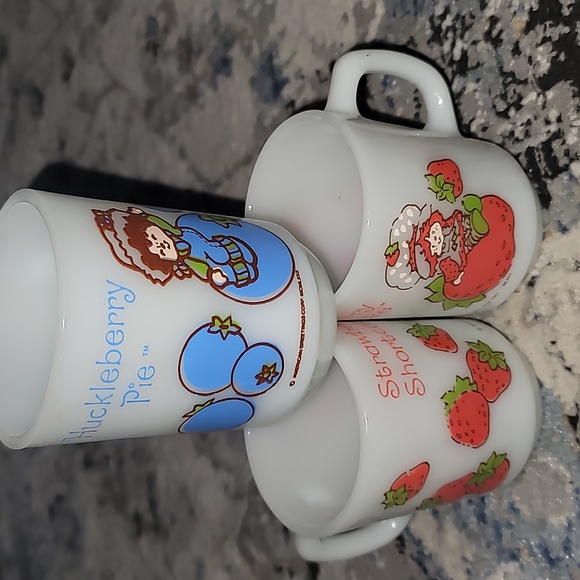 Anchor Hocking Other - Vintage Anchor Hocking Strawberry Shortcake mugs